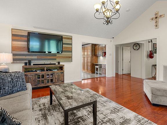 5th image of 6931 Cowan Rd