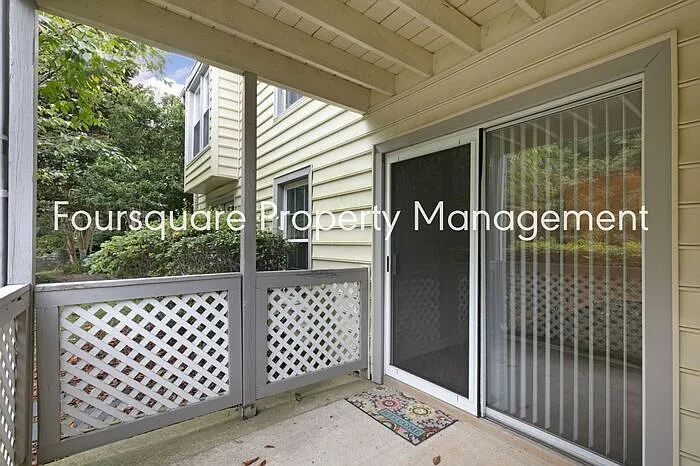 110 Oak Hollow Ct #110 — Photo 10