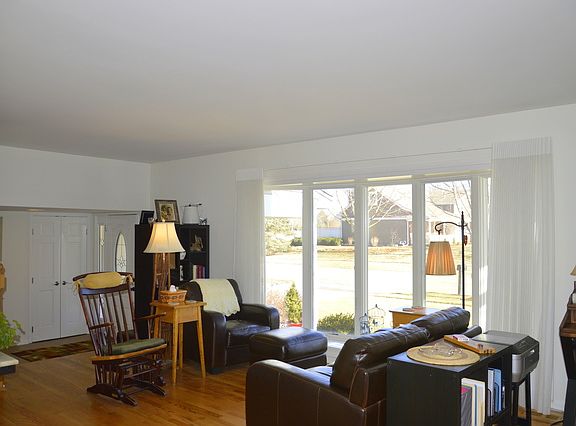 3rd image of 1155 Dawes St