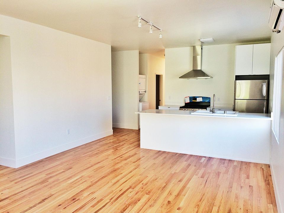 1st image of 865 N Hoover St #865