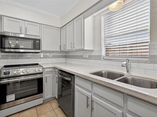 1221 Cedar Post Ln, Houston, TX