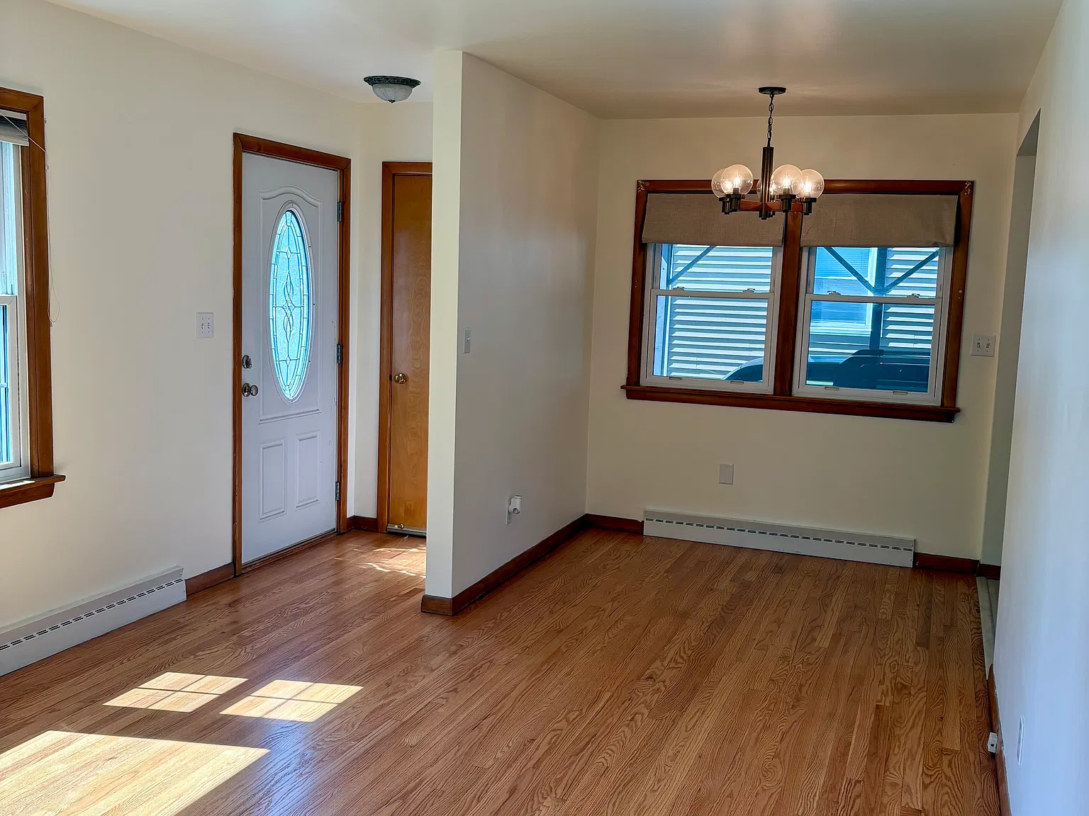 3 bed, 936 sqft, $2,300 — Photo 4