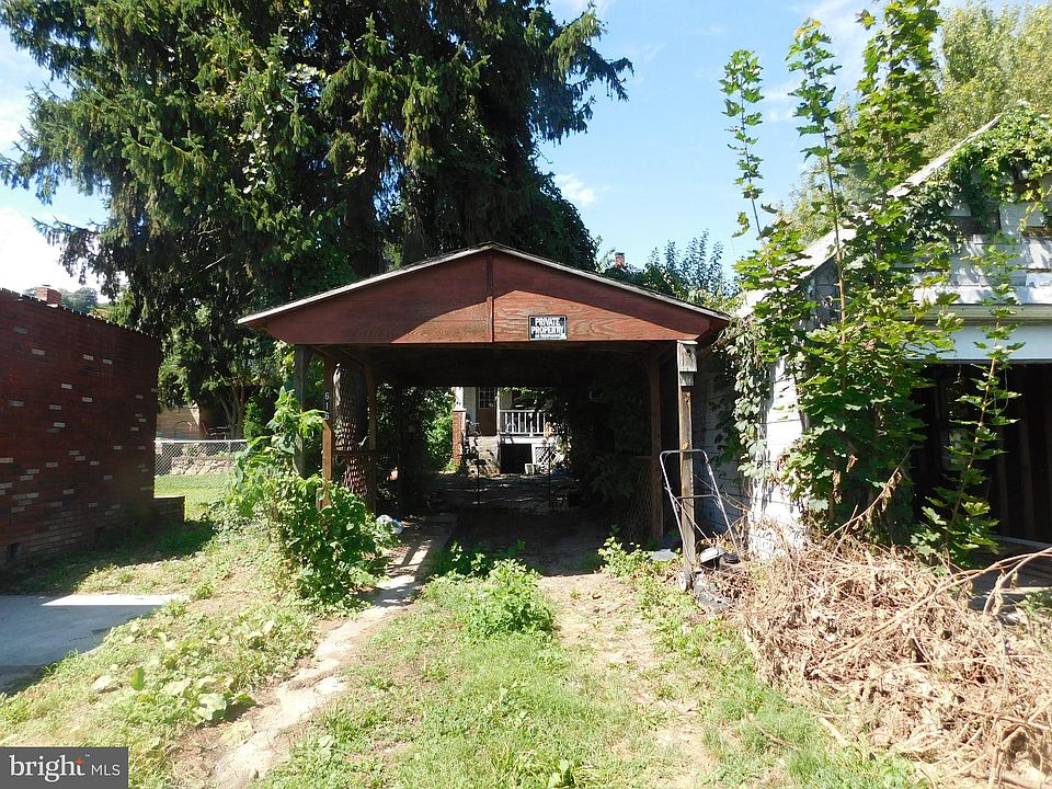 2nd image of 616 W 5th St