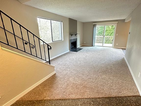 4th image of 12722 51st Ave NE APT 4