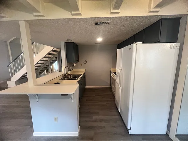 1450 S Webb Rd #422 — Photo 25