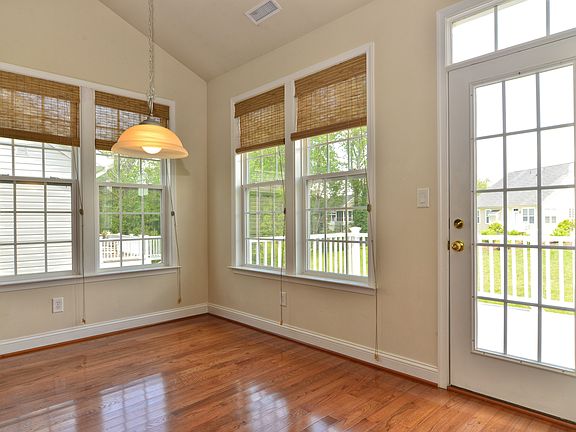 3rd image of 6912 Chancery Ln