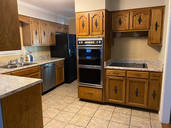 2nd image of 3009 Greenwood Dr NW