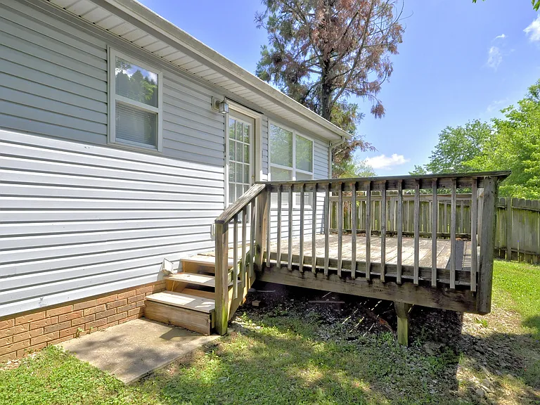 317 Pioneer Dr — Photo 31