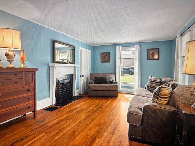 1st image of 816 W Main St