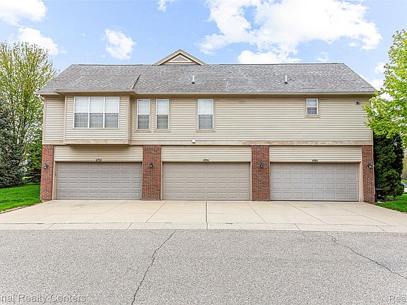 3rd image of 49277 Silver Birch Cir