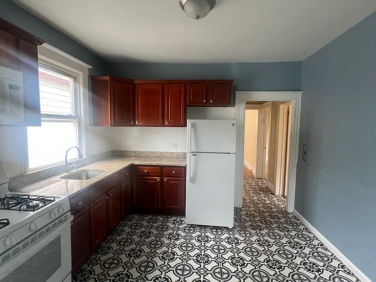 18 Cambridge St #2 — Photo 3