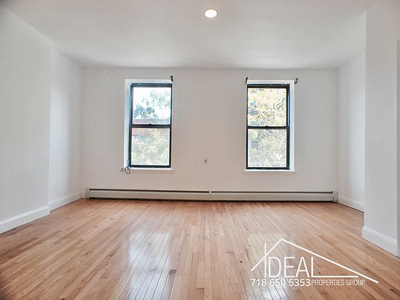 3rd image of 672 Franklin Ave APT 1