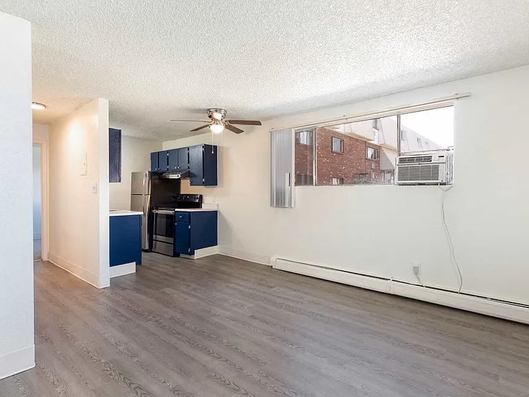 Carriage Green Apartments — Photo 16