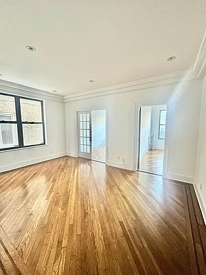 Rented by Luxian International Realty LLC | media 5