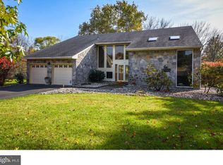 191 Colonial Dr, Newtown, PA 18940