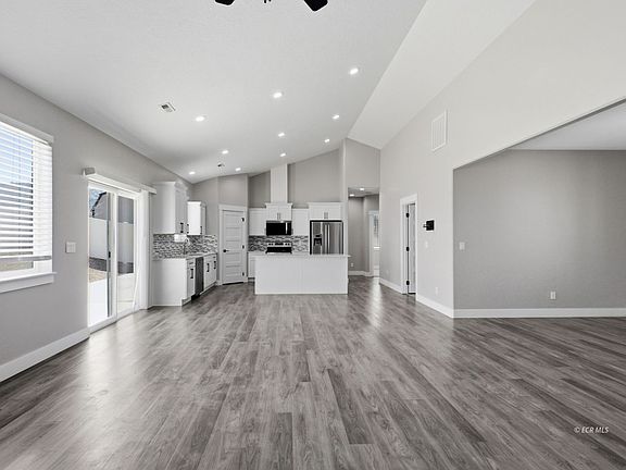 5th image of 1825 Deerfield Way