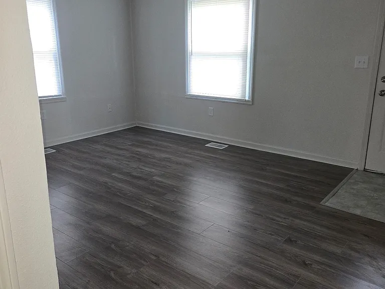 440 Shelby St — Photo 4