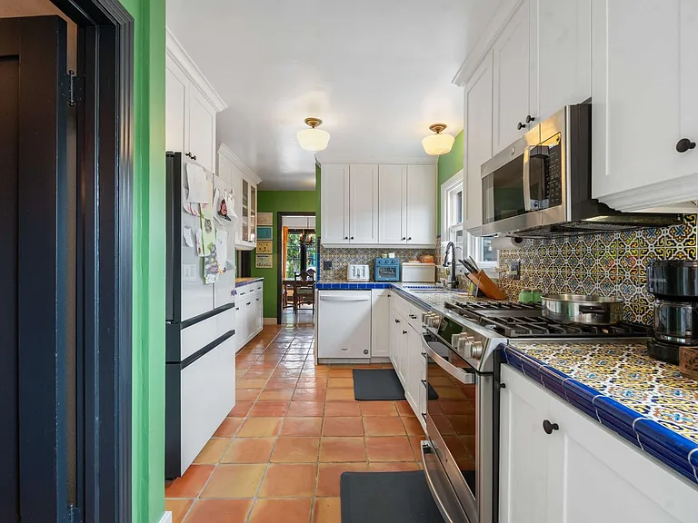 2615 Myrtle Ave — Photo 17