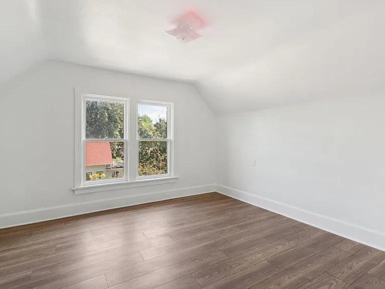 513 N 50th St #515 — Photo 11