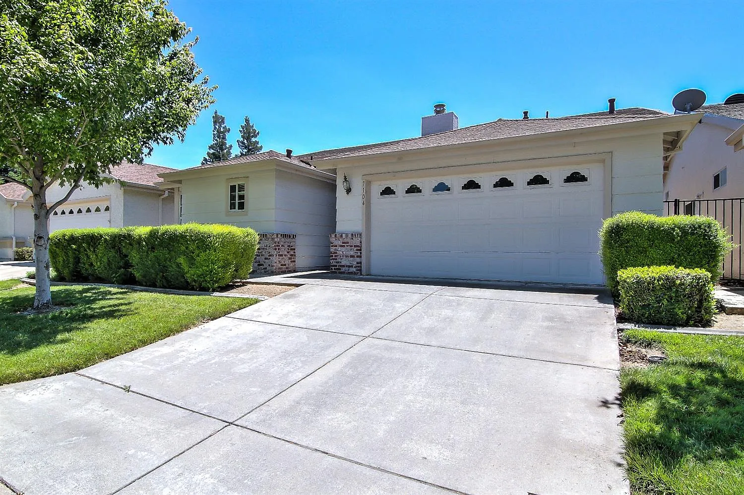 7104 Sunpace Ln photo 1