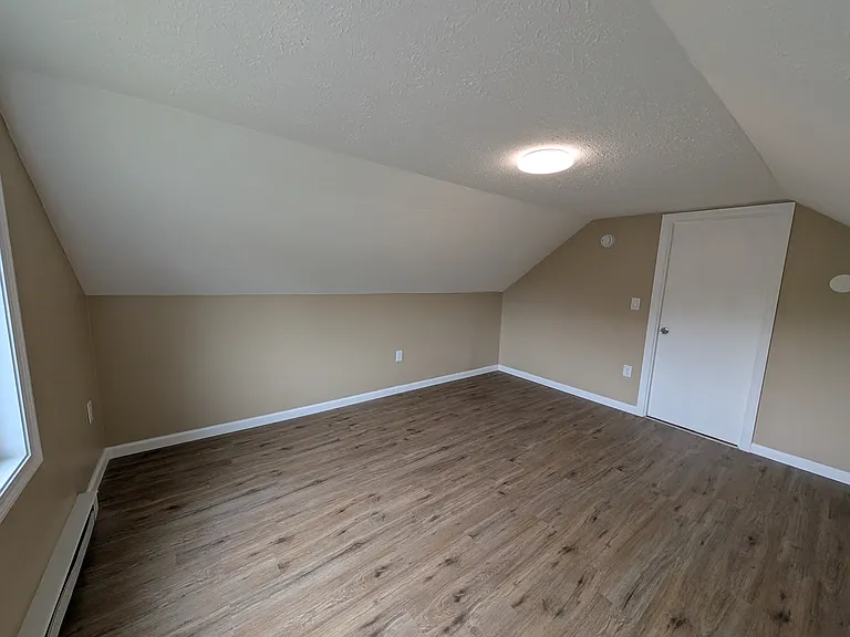 141 6th St #3 — Photo 5