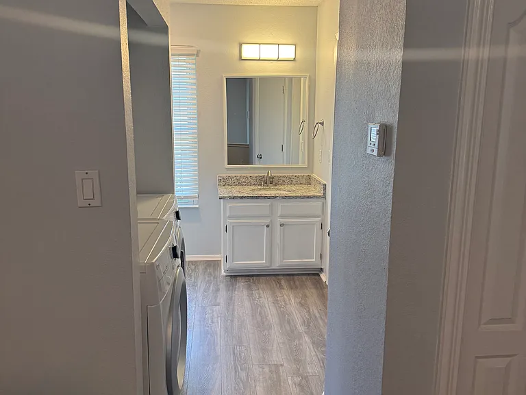 70 Winchester Dr — Photo 10