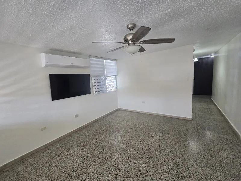 2 bed, 1.0 bath, 2480 sqft, $1,200 — Photo 3
