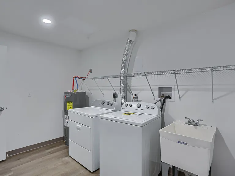 124 Kathleen Dr #4 — Photo 31