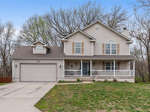 2nd image of 808 S Mohican Dr