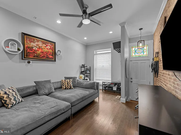 902 N Milton Ave — Photo 3