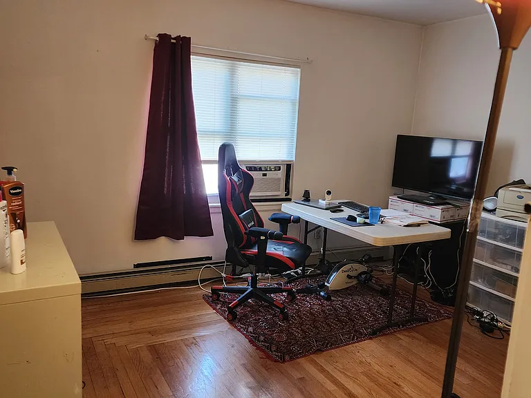 20 Shanley St #1L — Photo 7