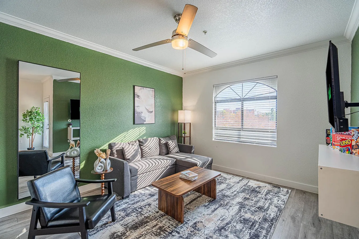 2 bed, 2.0 bath, 828 sqft, $2,600 — Photo 1