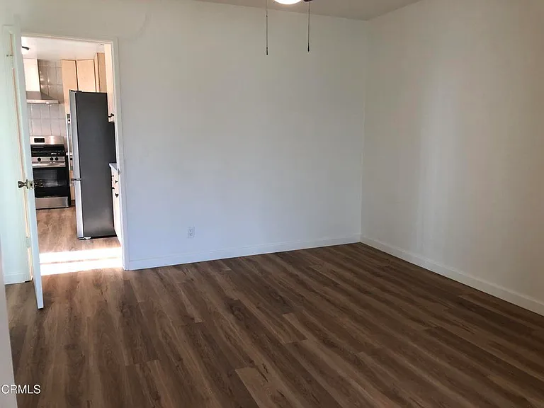 1447 Palm Dr — Photo 7