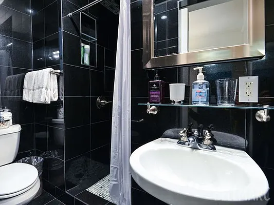 Rented by Bellmarc Realty | media 16