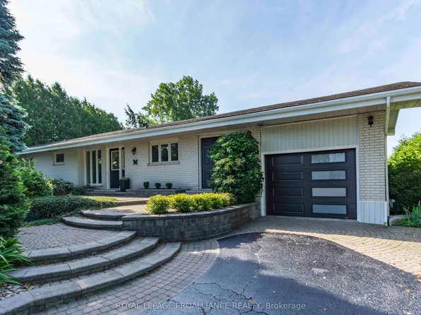 9 Dorthy Dr, Quinte West, ON K8V 5P5