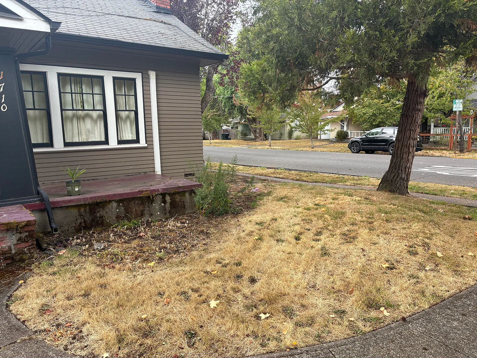 Charming 3 Bedroom Home in Central Eugene | Flexible Layout + Landscaping Included — Photo 2