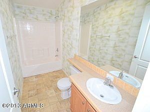 5th image of 153 E Inglewood St
