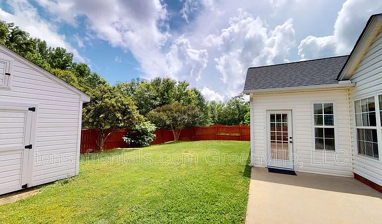 210 Grimes Dr — Photo 21