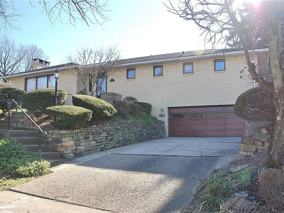1st image of 13 Carleton Dr