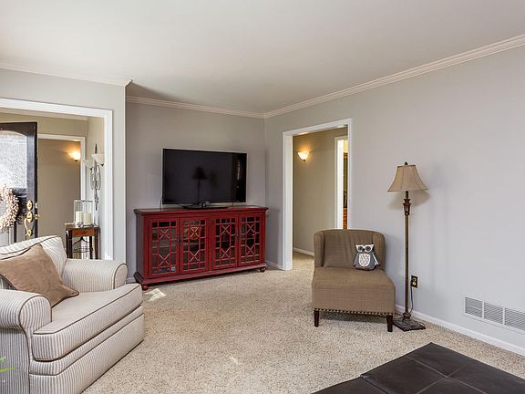 3rd image of 519 Cheskirk Pl