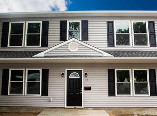 25 Green Ln, Bristol, PA 19007