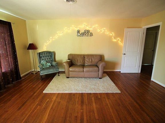 3rd image of 1203 Haines Dr
