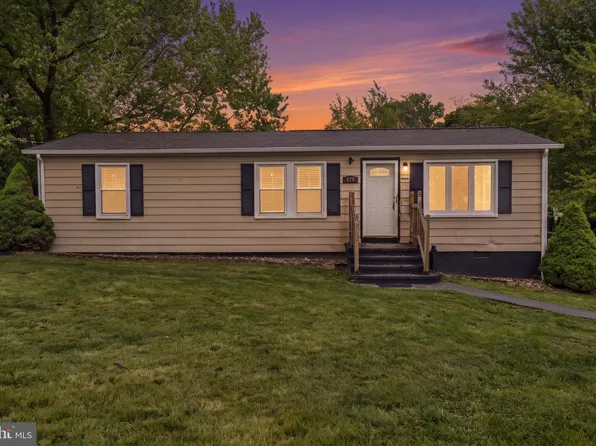 223 Marie Dr, Charles Town, WV 25414