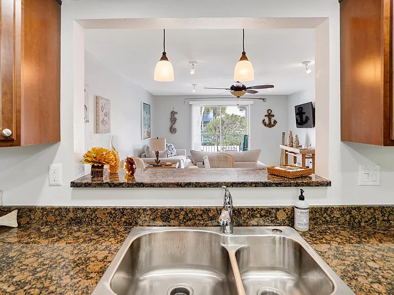 464 N Paula Dr #211 — Photo 15