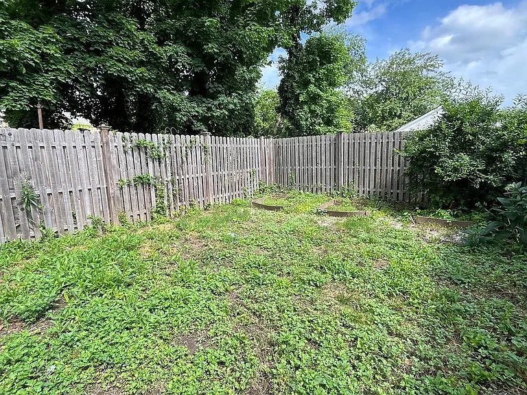 213 Ardmore Ave — Photo 32