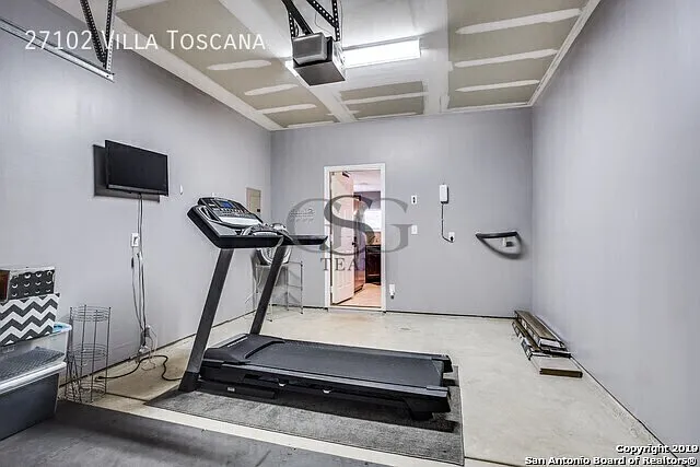 27102 Villa Toscana — Photo 22