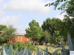 192 Dennis Dr, Seguin, TX 78155
