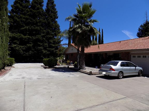 3rd image of 7714 Elsie Ave