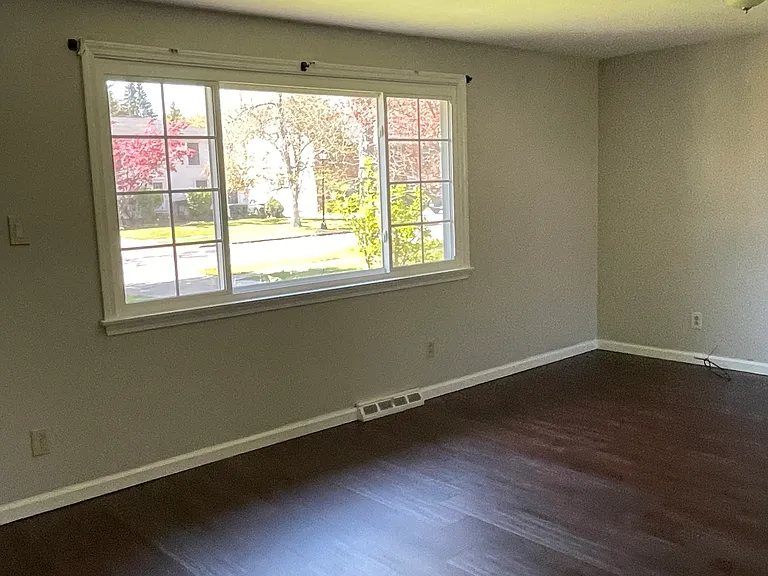 212 Sunshine Dr #L — Photo 6