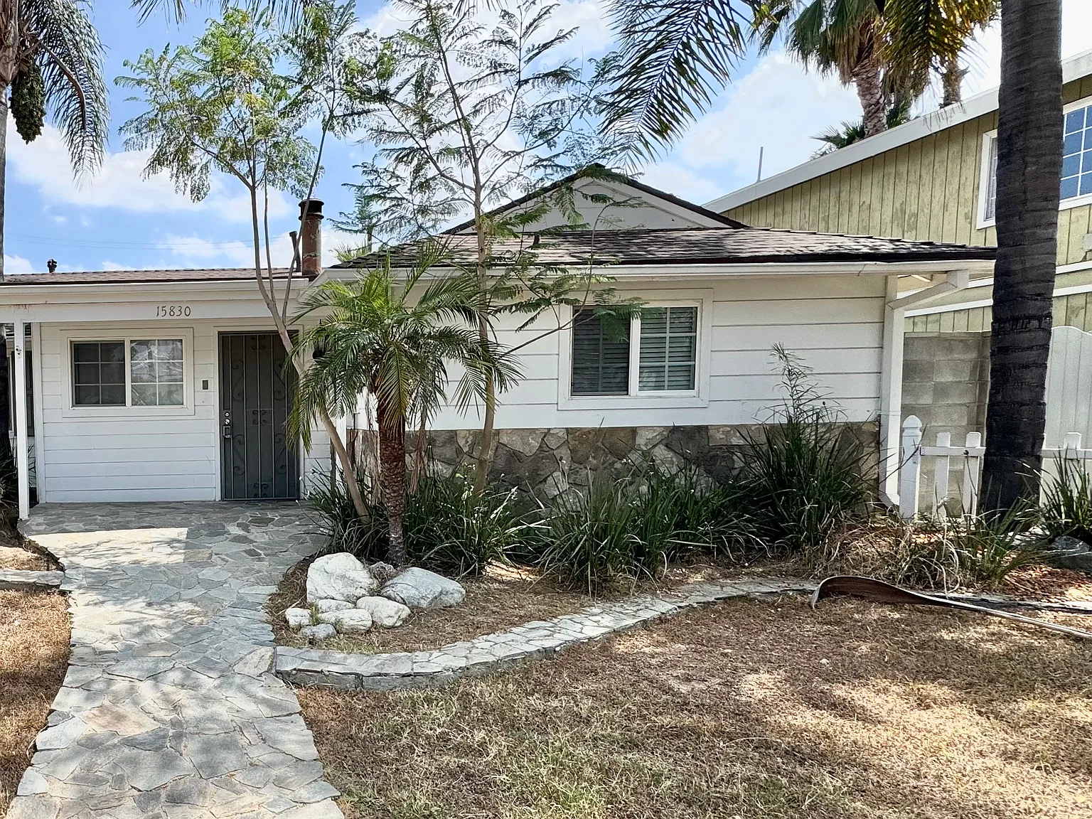 3 bed, 1300 sqft, $3,400 — Photo 1